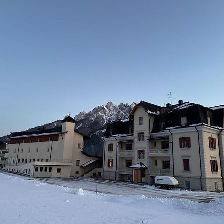 Hotel Savoia Dobbiaco Exterior photo